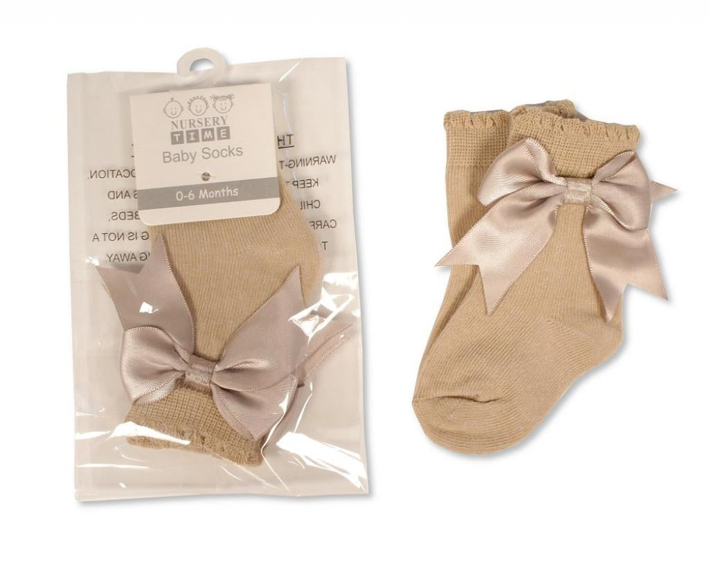 Various colours ankle bow socks