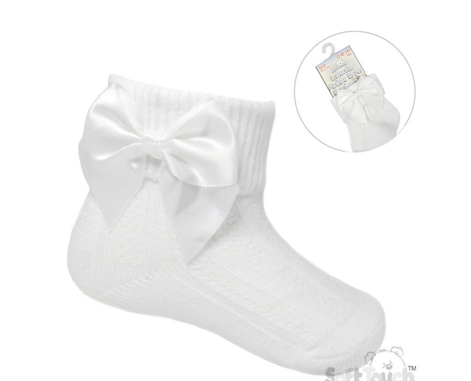 White ankle bow socks